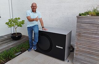 Privatkunde Hartmut Hoffmeister mit seiner Buderus Wärmepumpe